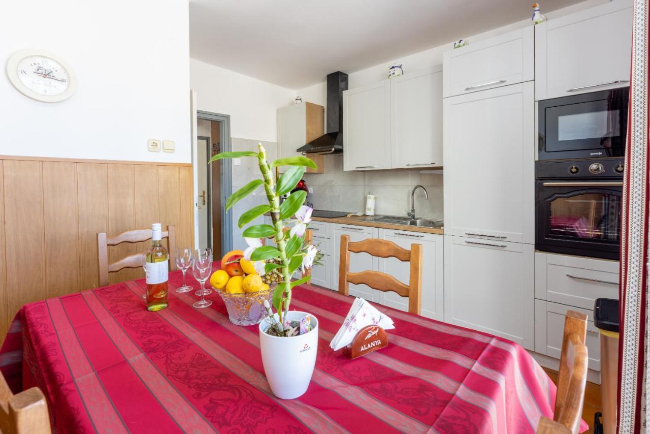 Apartment Mira "Pet Friendly" Crikvenica Ngoại thất bức ảnh