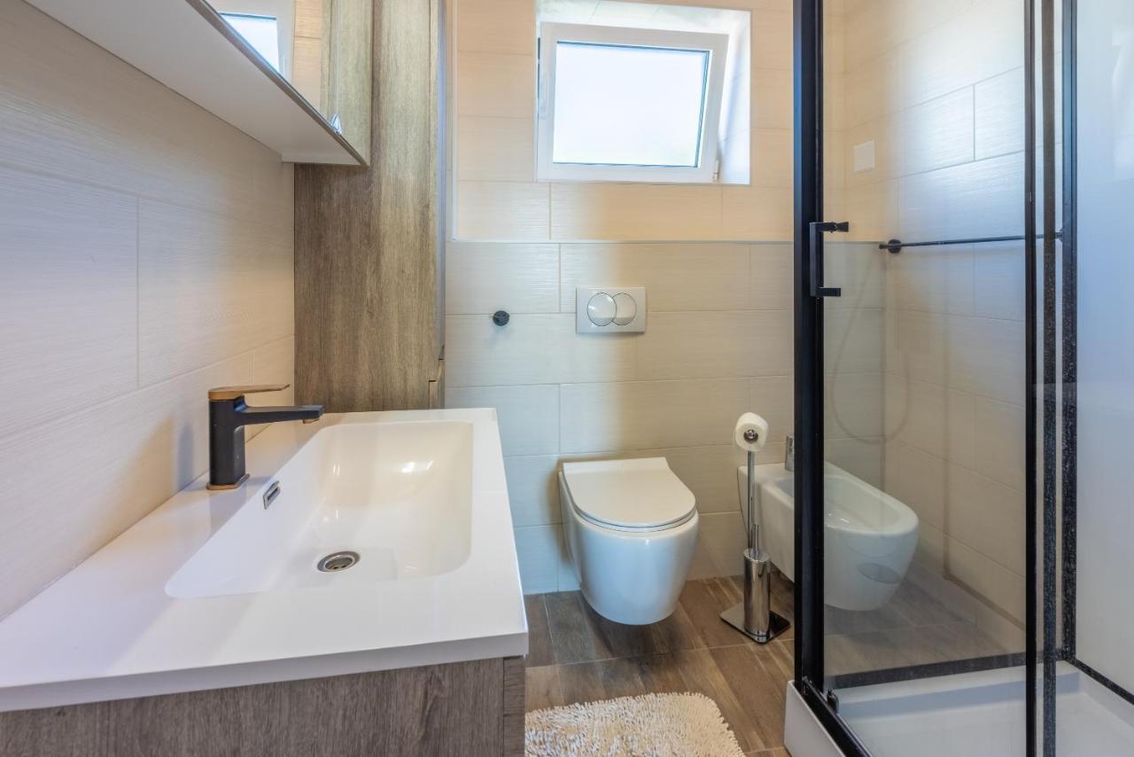 Apartment Mira "Pet Friendly" Crikvenica Ngoại thất bức ảnh